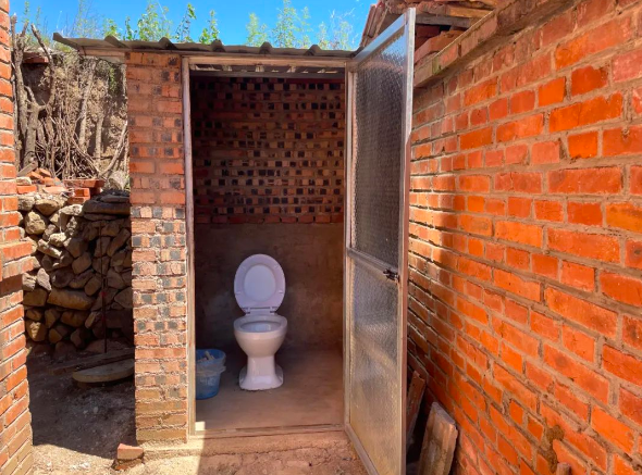 农村厕所改造前后图片图片